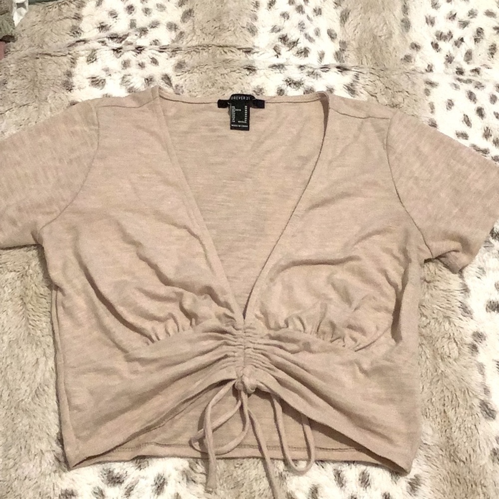 Low cleavage crop top